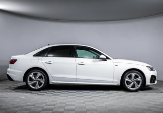Подержанный автомобиль Audi A4 Sedan 2020 года (15 фото)