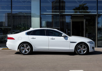 Подержанный автомобиль Jaguar XF Sedan 2018 года (4 фото)