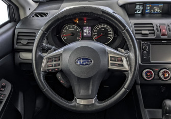 Подержанный автомобиль Subaru XV 2013 года (21 фото)