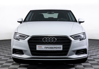 Подержанный автомобиль Audi A3 Sedan 2020 года (2 фото)