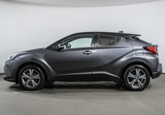 Подержанный автомобиль Toyota C-HR 2020 года (8 фото)
