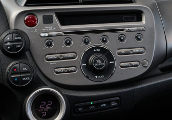 Подержанный автомобиль Honda Jazz 2009 года (16 фото)