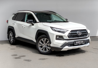 Подержанный автомобиль Toyota RAV4 2024 года (3 фото)