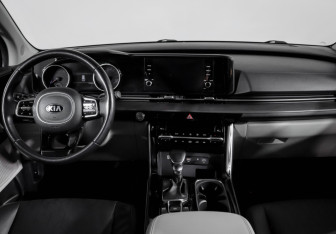 Подержанный автомобиль Kia Carnival 2021 года (12 фото)