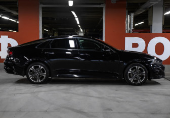 Подержанный автомобиль Kia K5 2020 года (4 фото)