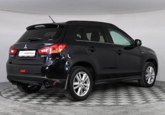 Подержанный автомобиль Mitsubishi ASX 2013 года (5 фото)