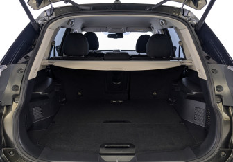 Подержанный автомобиль Nissan X-Trail 2017 года (10 фото)