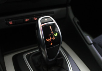 Подержанный автомобиль BMW X1 2013 года (7 фото)