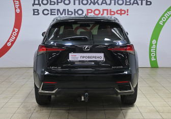 Подержанный автомобиль Lexus NX 2019 года (5 фото)