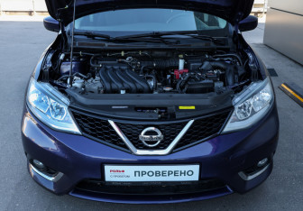 Подержанный автомобиль Nissan Tiida Hatchback 2015 года (9 фото)
