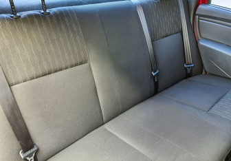 Подержанный автомобиль Renault Logan Sedan 2012 года (12 фото)