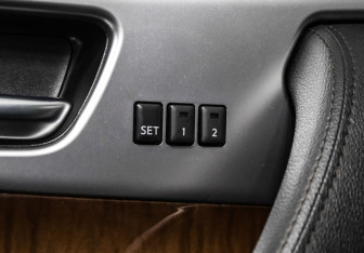 Подержанный автомобиль Infiniti FX 2011 года (17 фото)