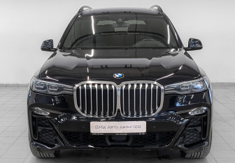 Подержанный автомобиль BMW X7 2020 года (2 фото)