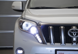 Подержанный автомобиль Toyota Land Cruiser Prado 2016 года (38 фото)