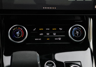 Подержанный автомобиль Land Rover Range Rover Sport 2022 года (26 фото)