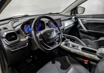 Подержанный автомобиль Geely Coolray 2022 года (15 фото)