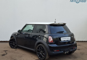 Подержанный автомобиль MINI Hatch 2010 года (7 фото)