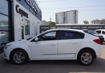 Подержанный автомобиль Chevrolet Cruze Hatchback 2012 года (7 фото)