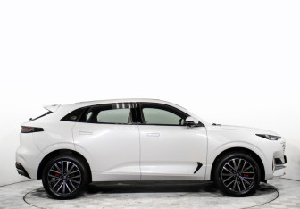 Подержанный автомобиль Changan UNI-K 2023 года (3 фото)