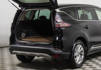 Подержанный автомобиль Renault Espace 2016 года (24 фото)