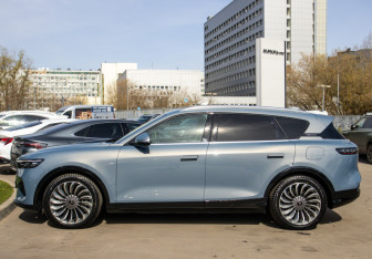 Подержанный автомобиль Voyah Free 2022 года (6 фото)