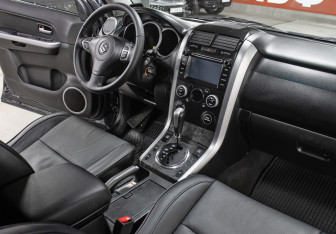 Подержанный автомобиль Suzuki Grand Vitara 2011 года (11 фото)