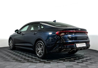 Подержанный автомобиль Kia K5 2021 года (7 фото)