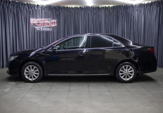 Подержанный автомобиль Toyota Camry Sedan 2014 года (8 фото)