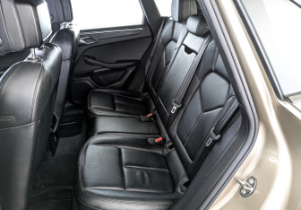 Подержанный автомобиль Porsche Macan 2016 года (18 фото)