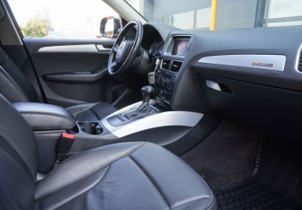 Подержанный автомобиль Audi Q5 2011 года (11 фото)