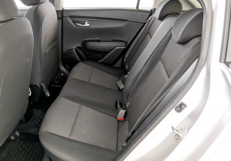 Подержанный автомобиль Kia Rio Hatchback 2021 года (12 фото)