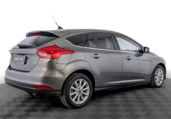 Подержанный автомобиль Ford Focus Hatchback 2018 года (5 фото)