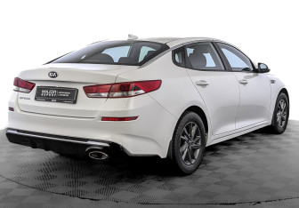 Подержанный автомобиль Kia Optima Sedan 2019 года (5 фото)