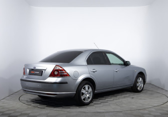 Подержанный автомобиль Ford Mondeo Sedan 2005 года (5 фото)