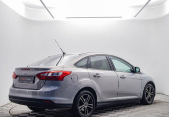 Подержанный автомобиль Ford Focus Sedan 2011 года (5 фото)