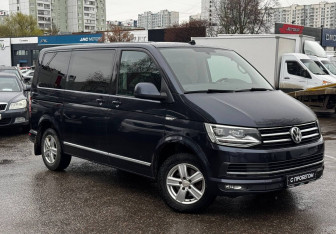 Подержанный автомобиль Volkswagen Caravelle 2018 года (3 фото)