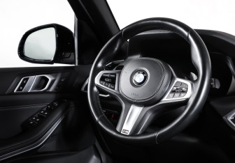 Подержанный автомобиль BMW X5 2019 года (13 фото)