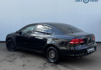 Подержанный автомобиль Volkswagen Passat Sedan 2012 года (7 фото)