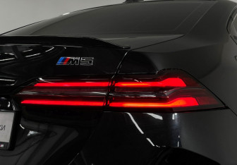 Подержанный автомобиль BMW M5 Sedan 2024 года (36 фото)