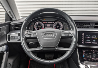 Подержанный автомобиль Audi A7 2022 года (22 фото)