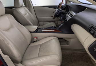 Подержанный автомобиль Lexus RX 2011 года (23 фото)