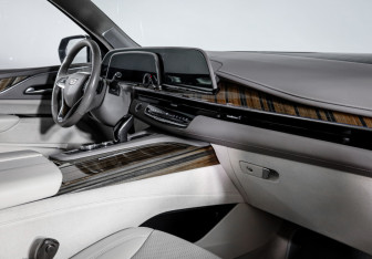 Подержанный автомобиль Cadillac Escalade Suv 2021 года (9 фото)