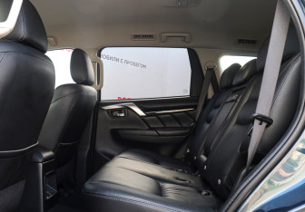 Подержанный автомобиль Mitsubishi Pajero Sport 2019 года (11 фото)