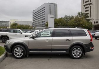 Подержанный автомобиль Volvo XC70 2014 года (8 фото)