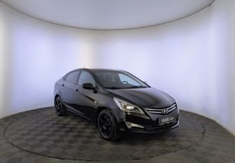 Подержанный автомобиль Hyundai Solaris Sedan 2015 года (3 фото)