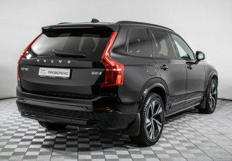 Подержанный автомобиль Volvo XC90 2021 года (5 фото)