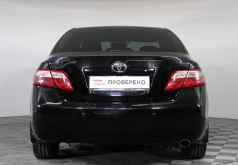 Подержанный автомобиль Toyota Camry Sedan 2008 года (6 фото)