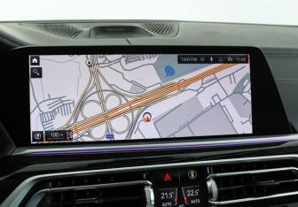 Подержанный автомобиль BMW X7 2020 года (23 фото)