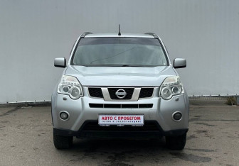 Подержанный автомобиль Nissan X-Trail 2011 года (2 фото)