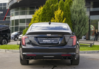 Подержанный автомобиль Cadillac CT5 2021 года (6 фото)